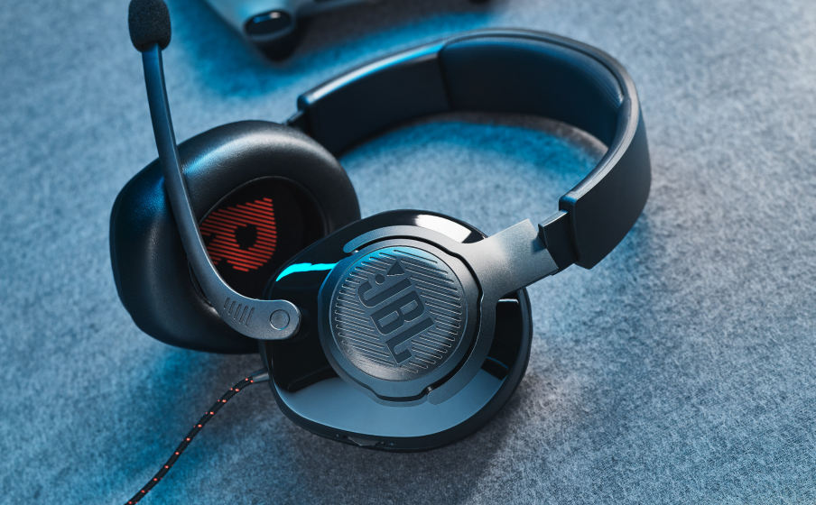 JBL Quantum 200 Play even longer in memory foam comfort - Image