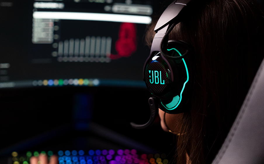 JBL Quantum 910 Wireless Gain the competitive advantage with JBL QuantumSPATIAL 360™ on your console - Image