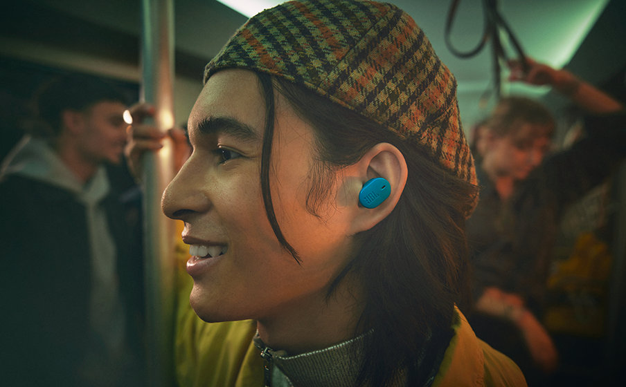JBL Tune Buds 2 6 mics for perfect calls and customized call experience - Image