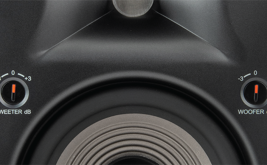 Studio 6IW High frequency level adjustment and Low Frequency boundary compensation - Image