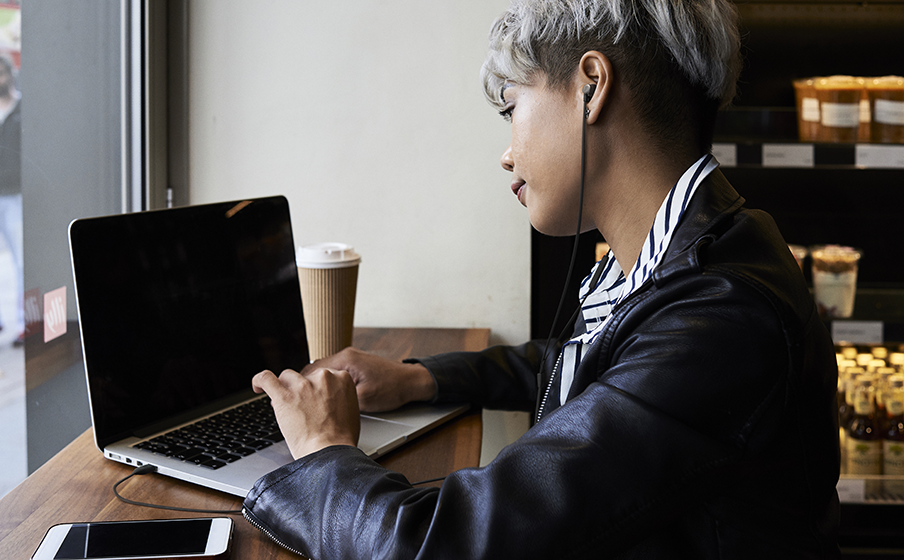 JBL Tune 305C USB kompatibilan s USB-C uređajima - slika