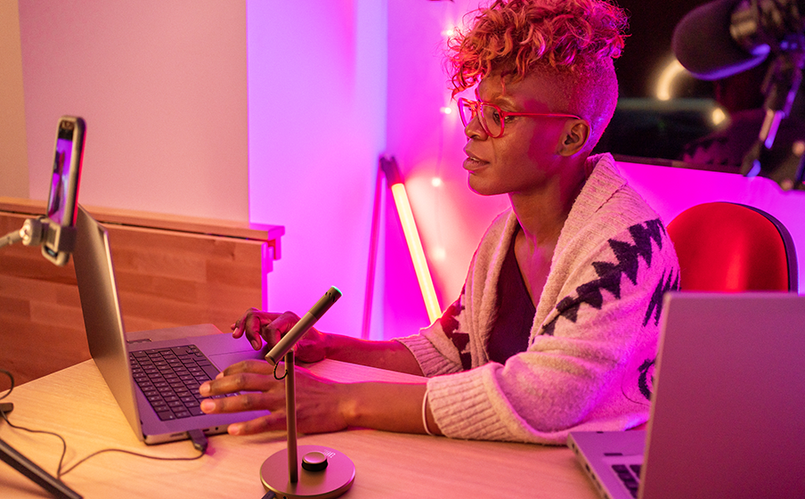 JBL Quantum Stream Talk Enotni glasovni vzorec zaznavanja - Slika