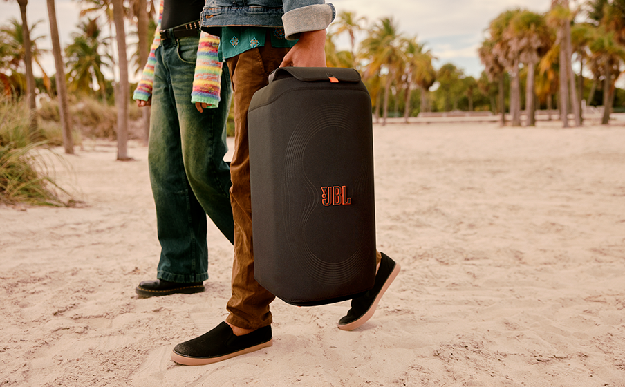 JBL PartyCover Club 120 lifestyle image 1