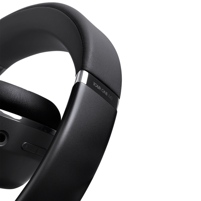 【そら】JBL Tour One M2 ブラック JBL Tour One M2 | Wireless over-ear Noise Cancelling headphones