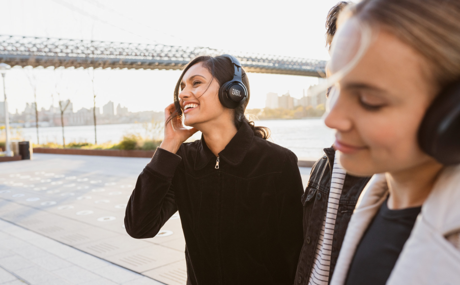 Buy JBL CLUB 700BT on-ear headphones | JBL
